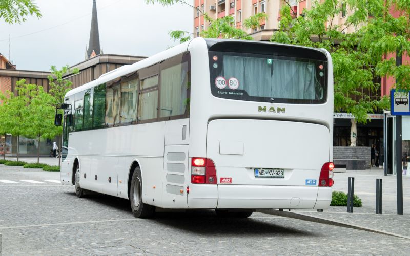 simbolična, avtobusna-postaja-murska-sobota, avtobusni-promet, peron, avtobus