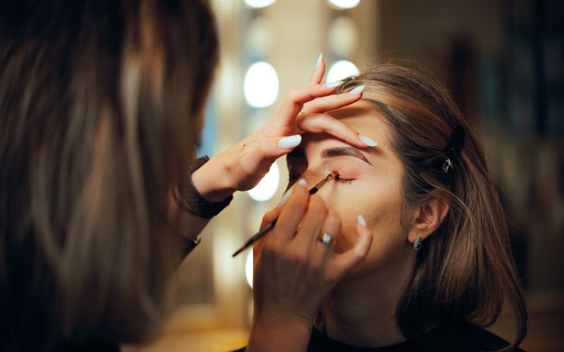 močna ličila, močno ličenje