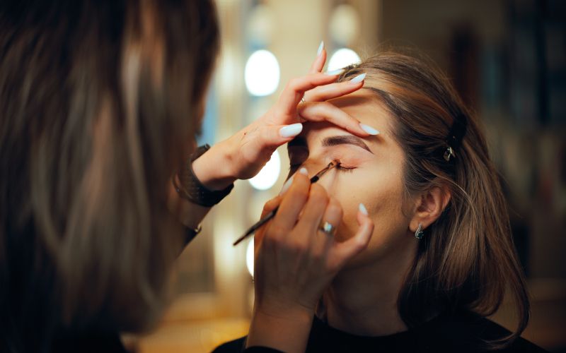 močna ličila, močno ličenje