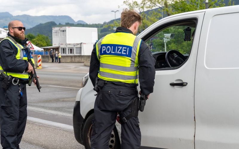 policija