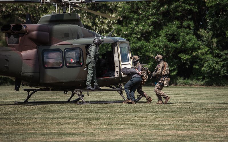 simbolična, slovenska-vojska, vojaki, esd, enota-za-specialno-delovanje, specialna, helikopter