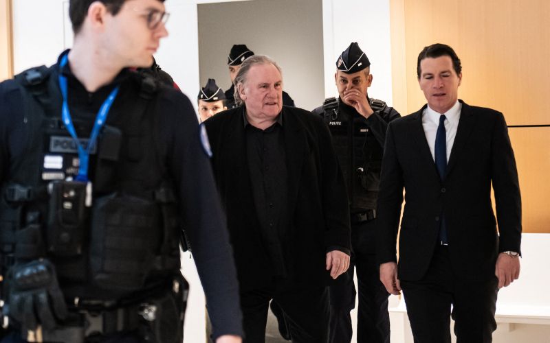 Gérard Depardieu - Legendarnega francoskega igralca Gérarda Depardieuja so spoznali za krivega spoln