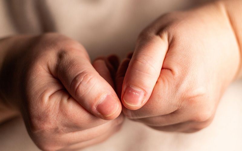 nohti, lise na nohtih