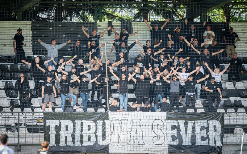 mura, koper, gledalci, tribuna