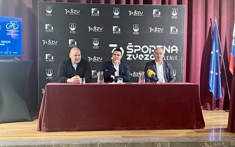 dirka po Sloveniji novinarska.jpg