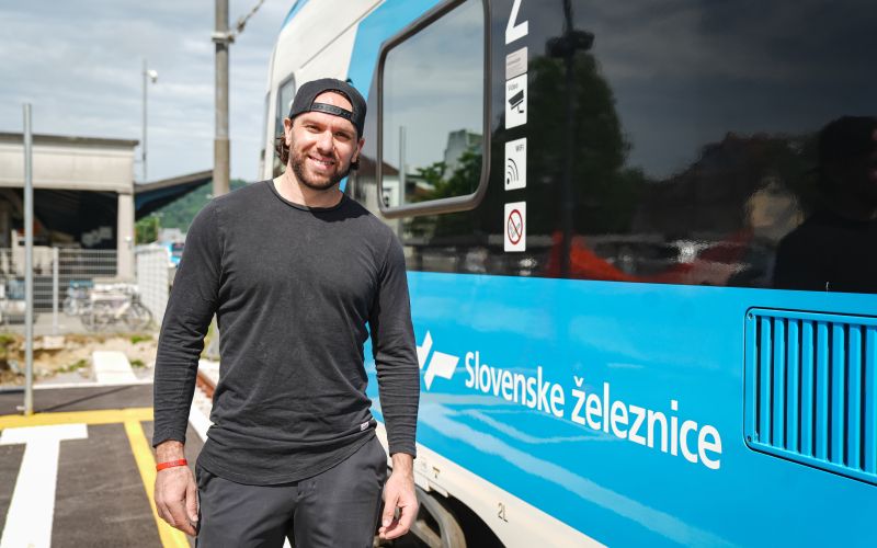 zach boychuk 25 jk.jpg
