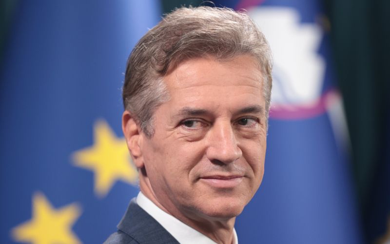 premier-robert-golob