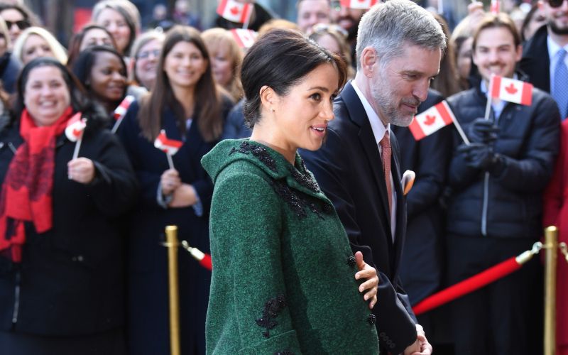 Meghan Markle - V novi epizodi podkasta se je spominjala časov, ko je 12-centimetrske salonarje nosi