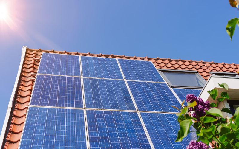 elektrika, soncna-energija, trajnost, net-met, energija-plus
