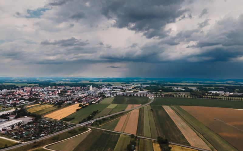 simbolična, dron, murska-sobota, polje, pšenica, oblaki, oblačno, nevihta, neurje, toča