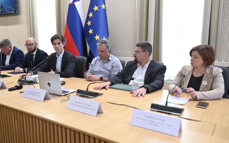 Miro Smrekar, Denis Kordež, Luka Mesec, Andrej Zorko, Jakob Počivavšek, Martina Vuk.jpg