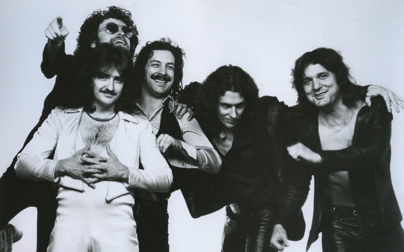 BOC leta 1977: z leve proti desni Donald "Buck Dharma" Roeser, Eric Bloom, Albert Bouchard, Allen La