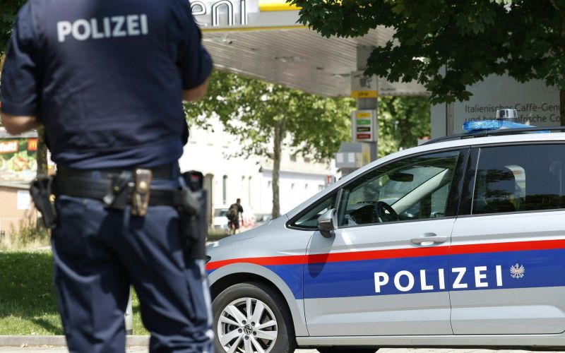 policija avstrija.jpg