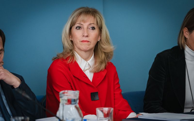 ravnateljica janja bogataj.jpeg