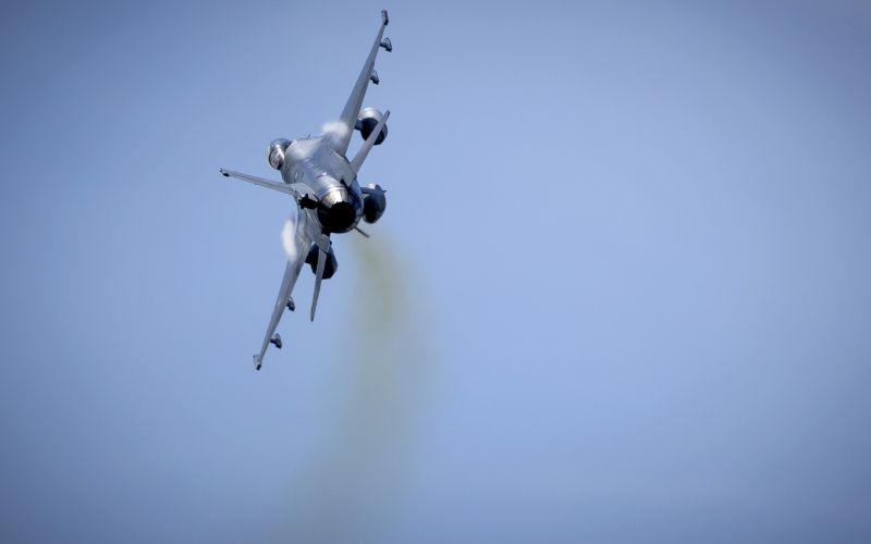 letalo f16.jpg