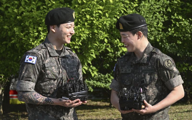 BTS, Jungkook, Jimin - Kitajska oboževalka je nekaj ur po tem, ko sta Jungkook in Jimin zapustila vo