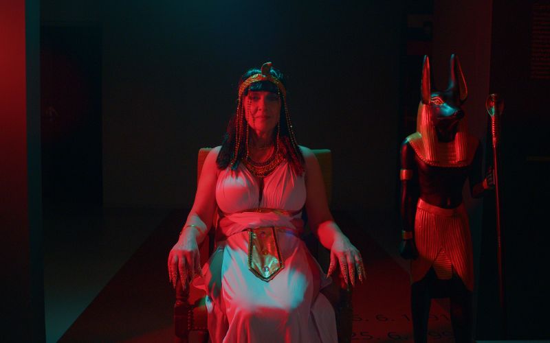 Andreja Z. meni, da je najbolj povezana z Nefretete, zato jo tudi uprizarja v zgodbi Moj habibi.