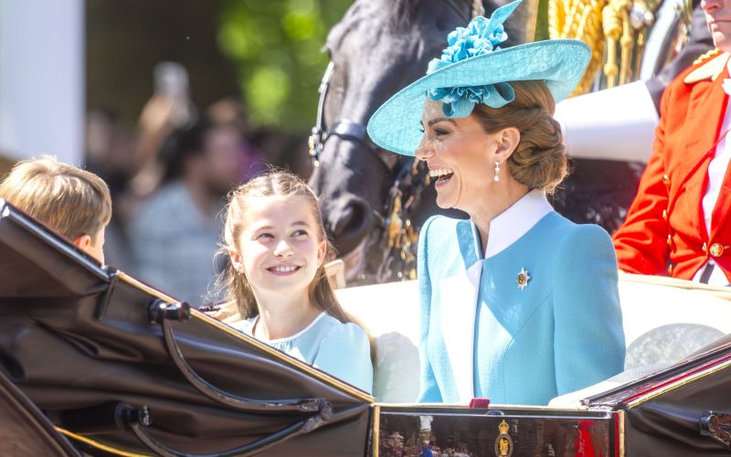 Princesa Kate, Princesa Charlotte - Na paradi je Kate nezavedno pokazala kako rada ima svojo družino