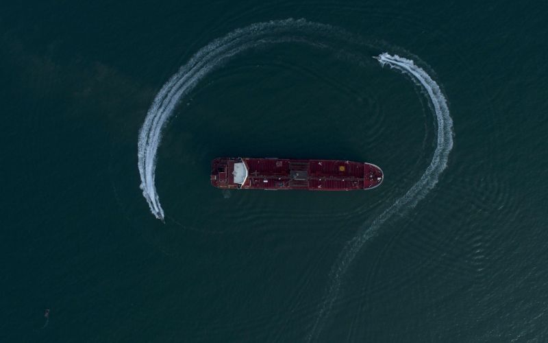 tanker, hormuška ožina