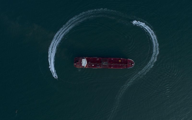 tanker, hormuška ožina