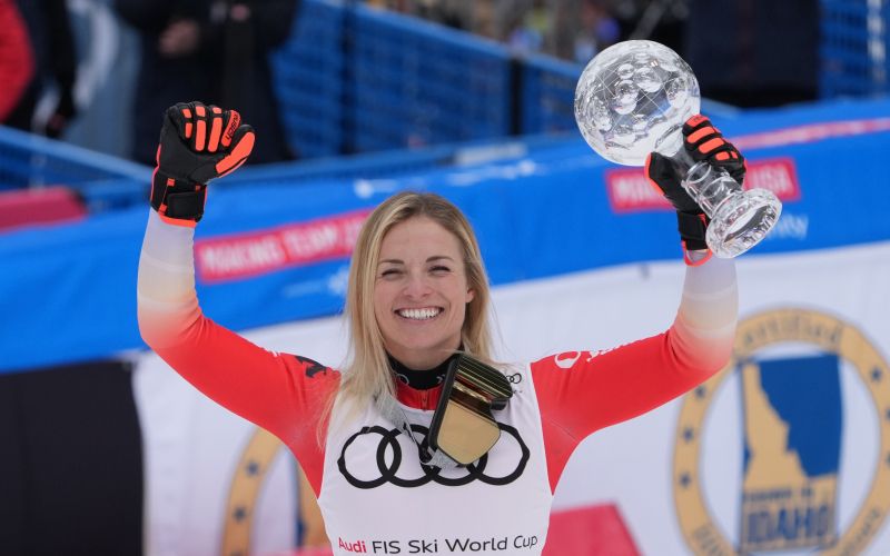 Lara Gut-Behrami .jpg
