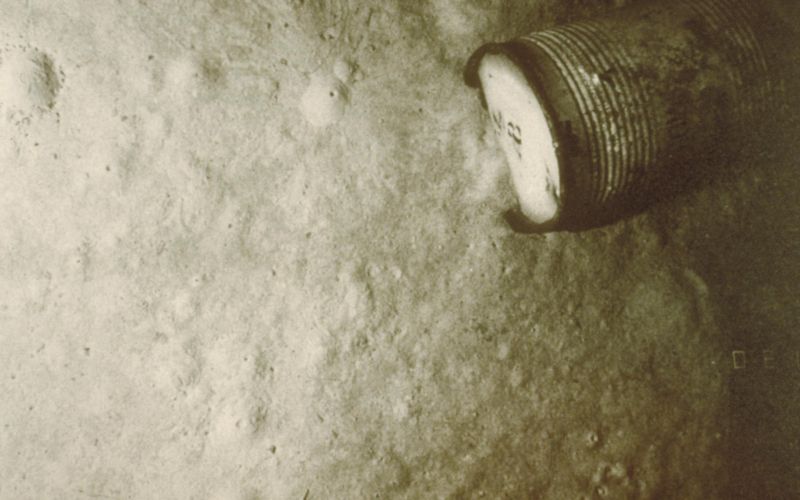 Fûts_de_déchets_faiblement_radioactifs_en_Altantique_Nord-Est_(Ifremer_00539-65072_-_9585).jpg