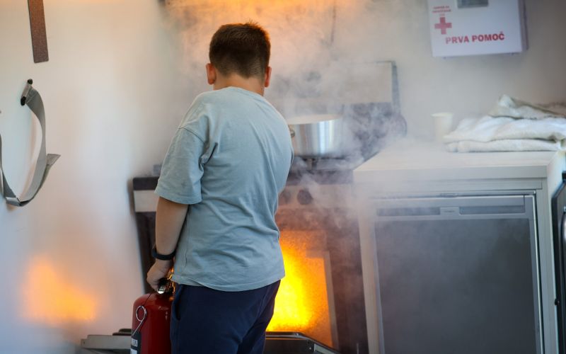 Preventivno gasilsko vozilo_Art kamp 3.jpeg