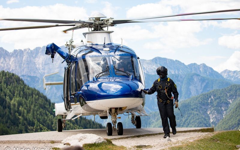 policijski-helikopter, resevanje, gora