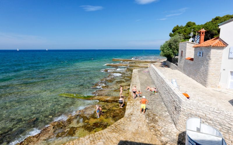 morje plaža otrok kopanje