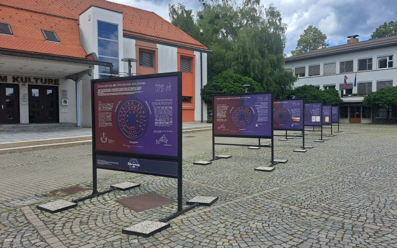ulična razstava kartuzija.jpg