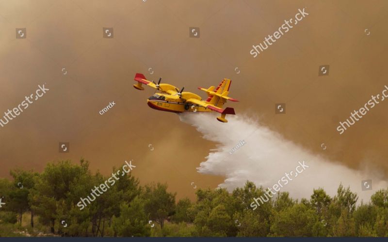 stock-photo-a-croatian-air-force-cl-super-scooper-firefighting-aircraft-in-flight-2257747837.jpg