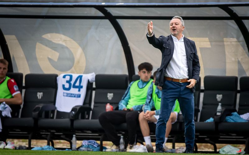 stojanovic ac.jpg