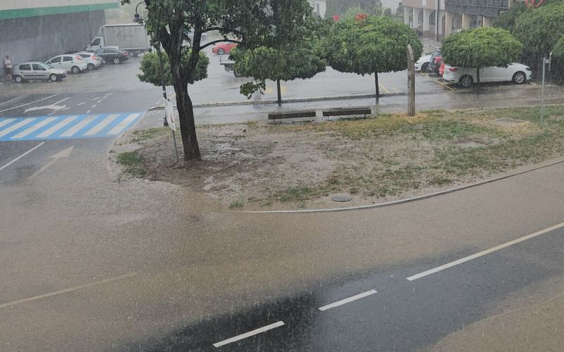 ravne na koroškem, poplavljena cesta