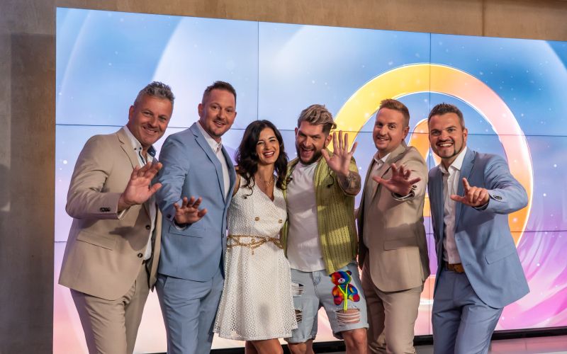 Erosi, pripravljeni za akcijo, ter Žana in Klemen. Bo Žana res nastopila v njihovem videospotu?