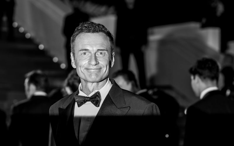 Julian McMahon (1).jpg