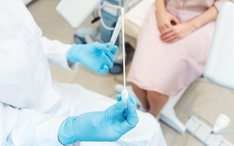 ginekolog, zdravnik, bris, spolno prenosljive bolezni