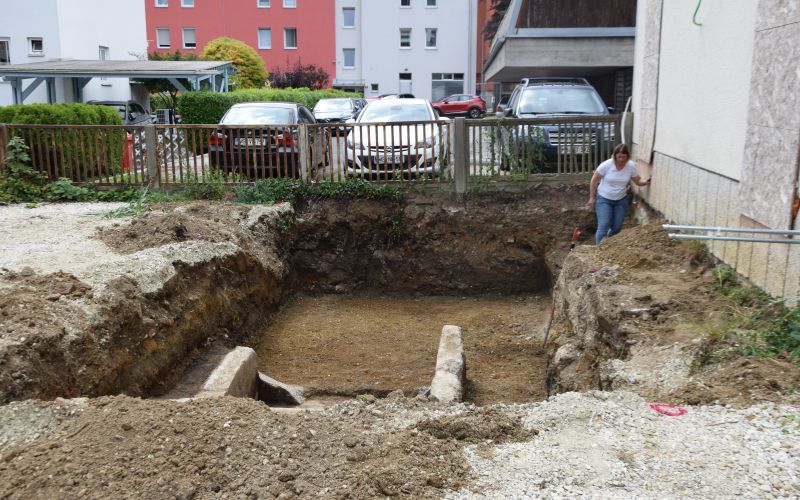 pomurski-muzej-murska-sobota, samo-sankovic, arheoloska-izkopavanja, judovski-nagrobnik, evangelicanski-center-murska-sobota