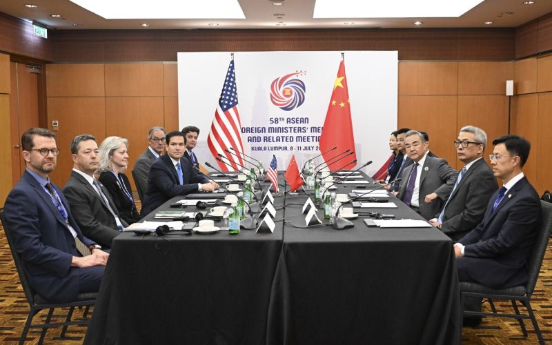 srečanje kitajske in ameriške delegacije, kuala lumpur.jpg