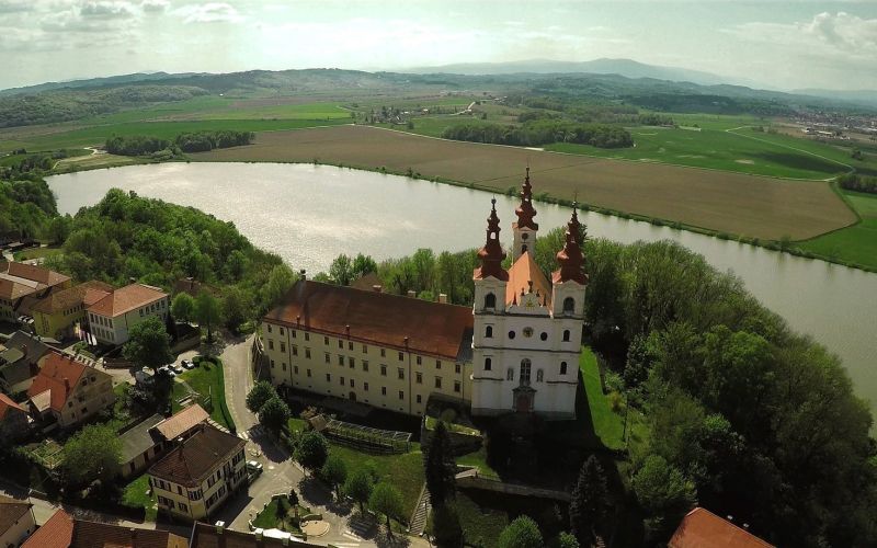 AK_Sveta Trojica jezero.jpg