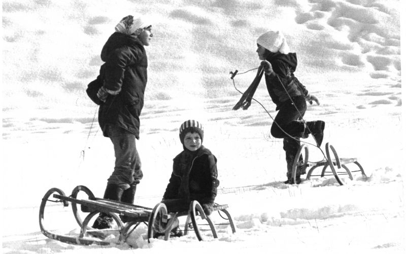 arhiv, zima, 1991, snežak, sankanje, zima-zima-bela, sneg, sneg-1991