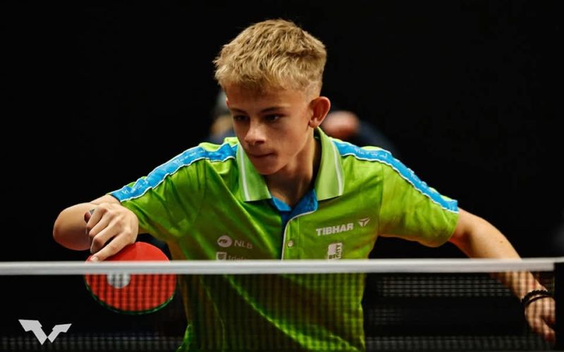 namizni_tenis_Aleks_Koren_REP.jpg