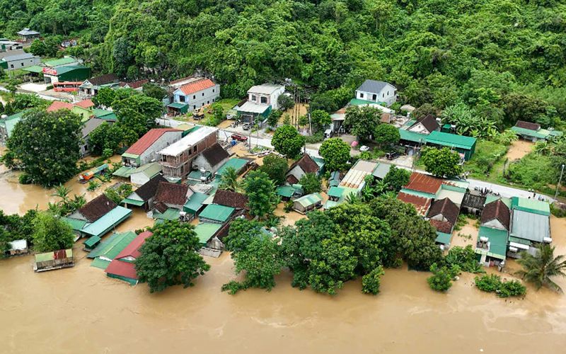 Tropska nevihta v Vietnamu .jpg