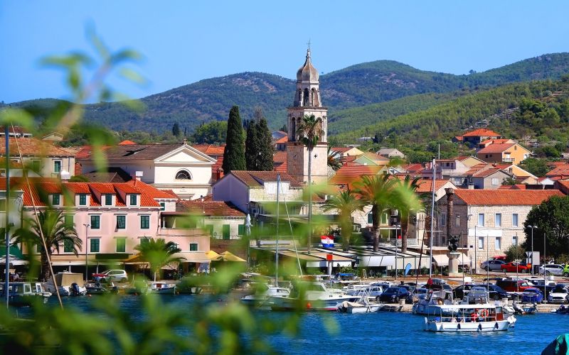 Vela Luka.jpg