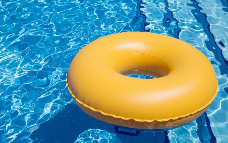 swimming-pool-6810145_1280.jpg