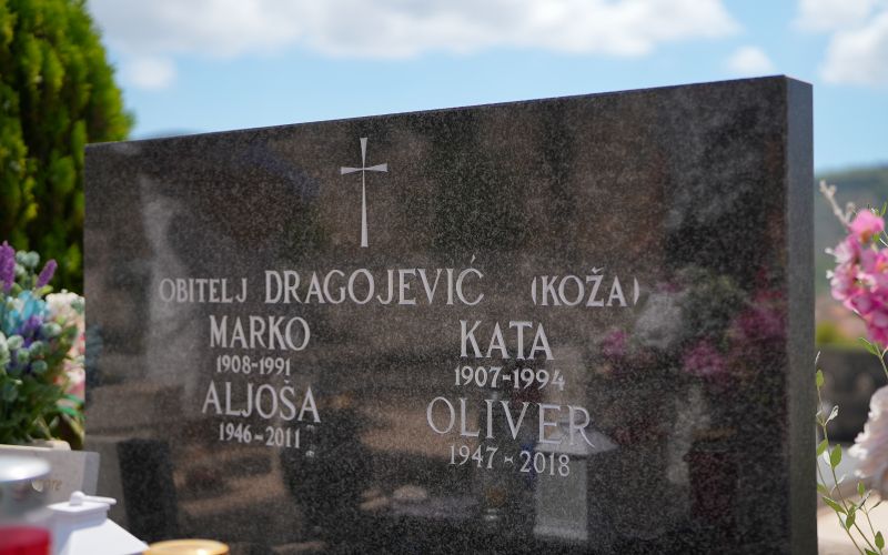Grob, Oliver Dragojević