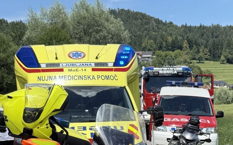 gasilci reševalci motorist