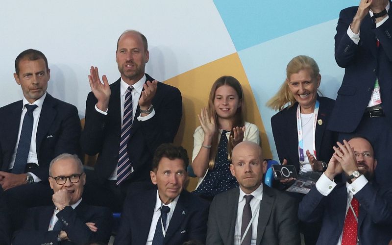 Princ William, Princesa Charlotte, Aleksander Čeferin - Princ William in princesa Charlotte sta na f