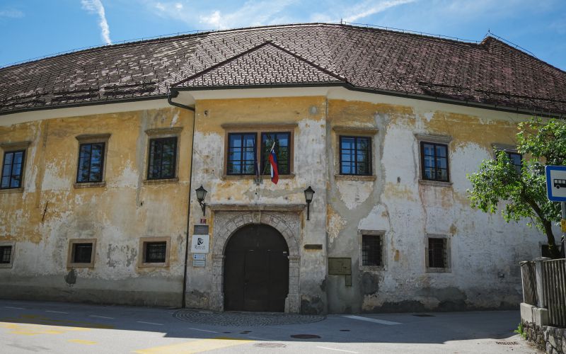 grad puštal.jpg