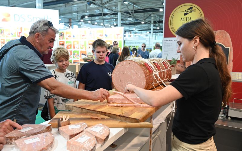 agra, kmetijski-sejem, prehrana, kmetijstvo, zivinoreja, novosti