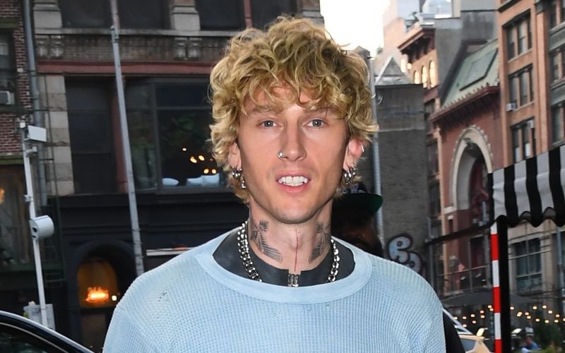 MGK, Machine Gun Kelly - Oboževalci so zaskrbljeni za zdravje Machine Gun Kellyja, ki je priznal, da